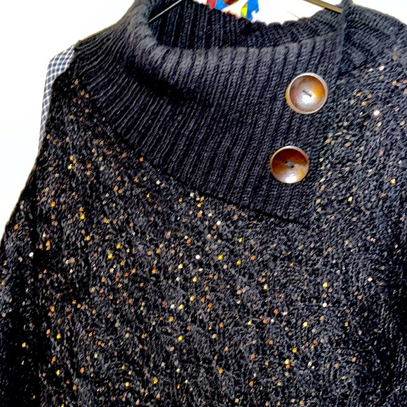 Beautiful black w/ gold sequins shawl. Perfect paired with leggings & jeans!NWOT - Picture 4 of 7